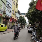 Bán gấp giá rẻ Nguyễn Văn Linh 10m/30m, 4 tầng, mặt tiền 3.3m, 2.55 tỷ Long Biên.
+ 23/8/2024 bán gấp hạ chào 400 triệu, giá chào mới 2.55 tỷ.